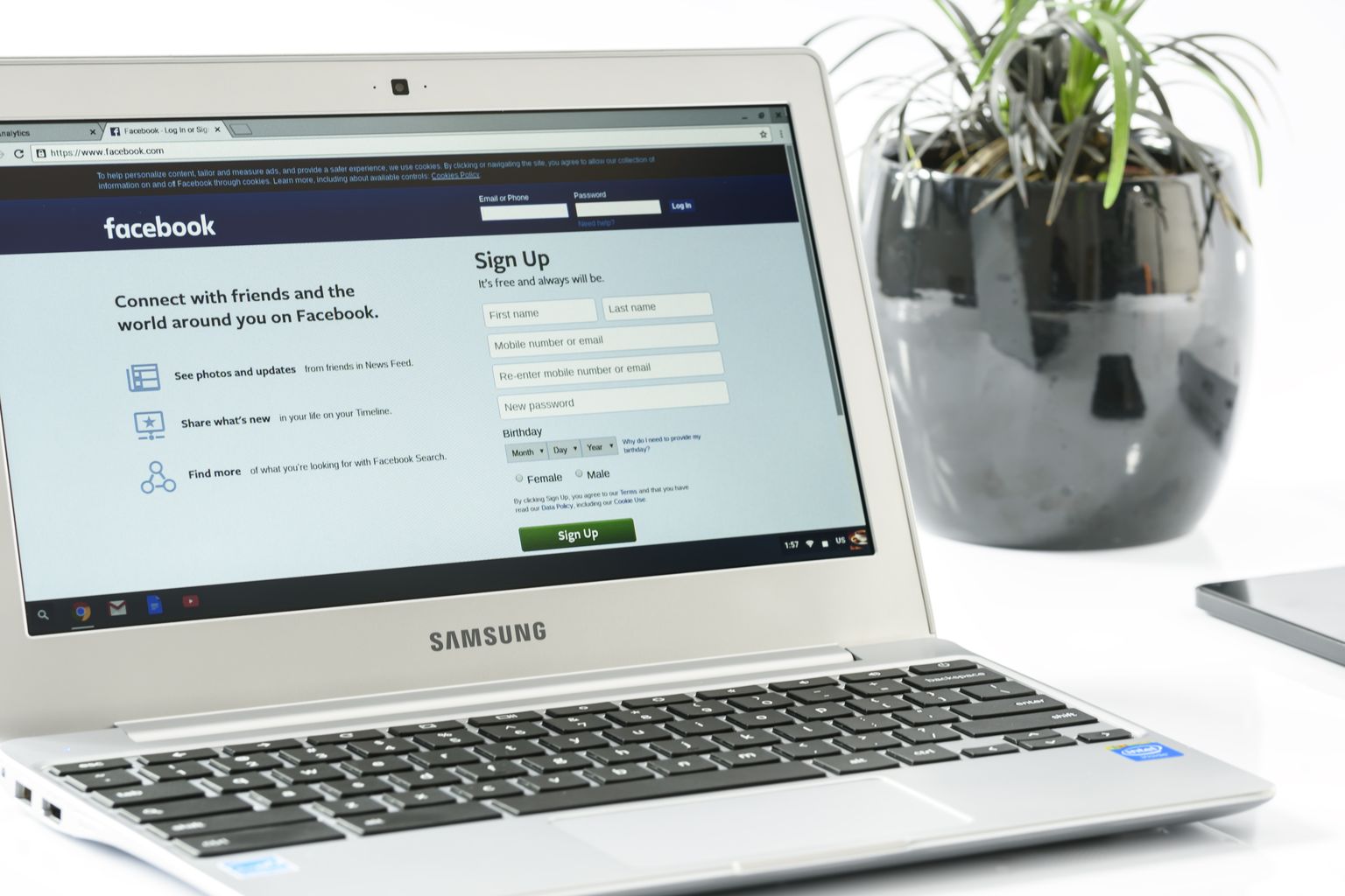 Cara Membangun Identitas Online yang Kuat dan Konsisten