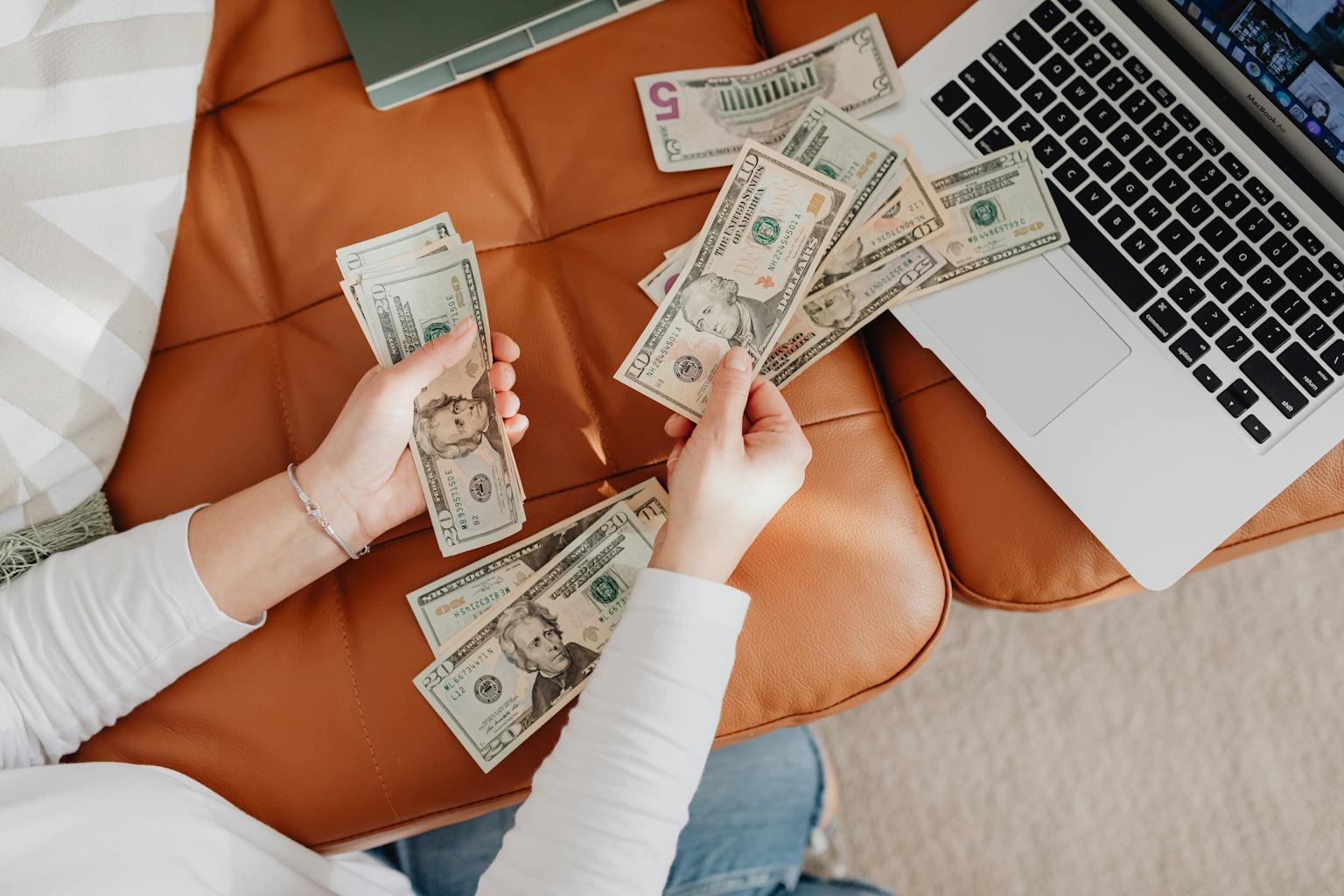 Cara Membangun Passive Income melalui Produk Digital