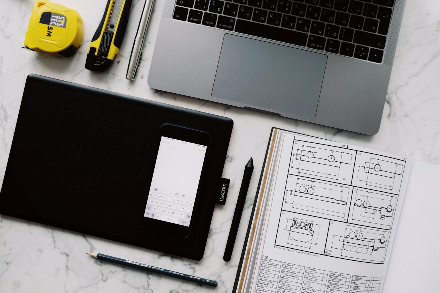 Tools Desain Grafis Gratis Terbaik untuk Non-Designer
